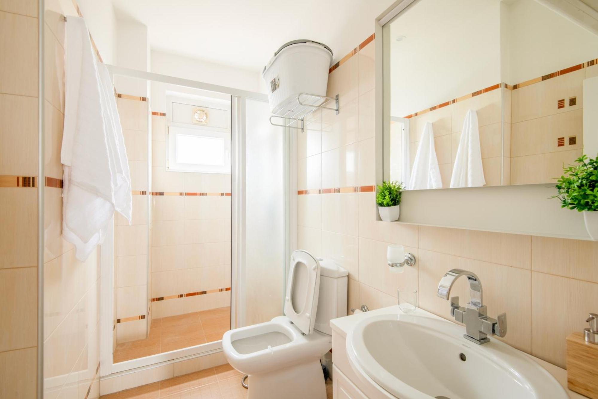 A Luxurious 2 Bedroom Apartment In Center София Экстерьер фото