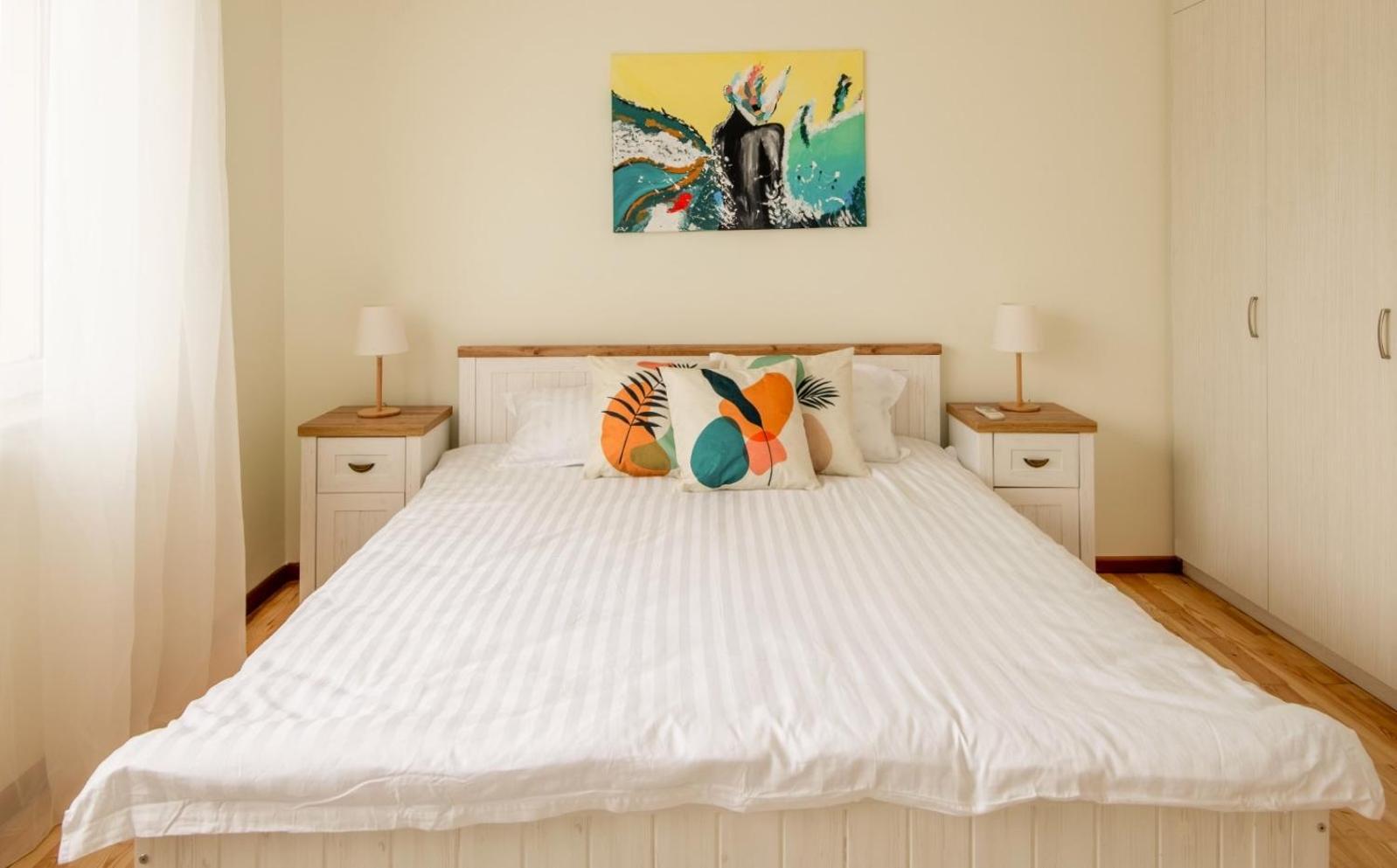 A Luxurious 2 Bedroom Apartment In Center София Экстерьер фото